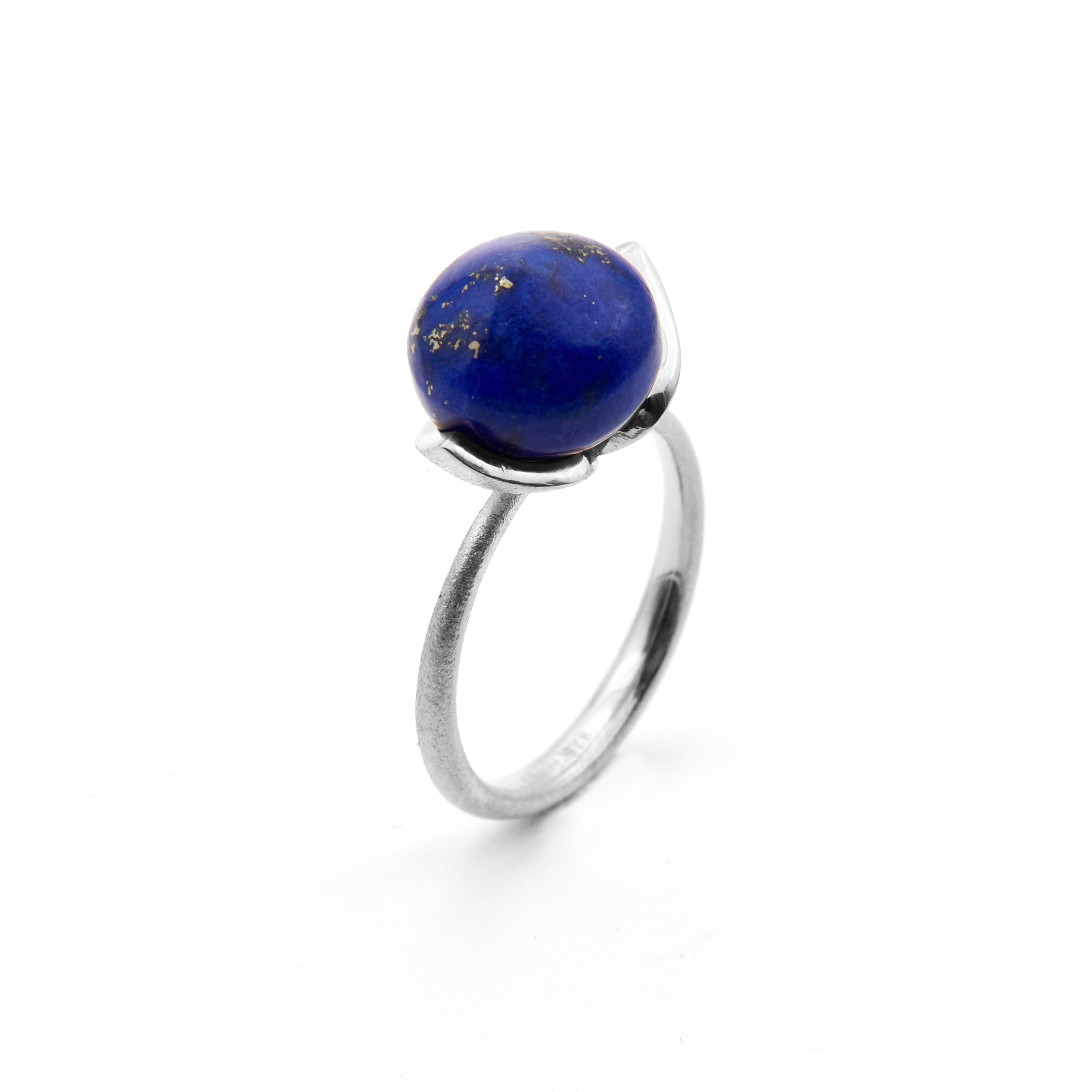 Dolce ring "medium" with lapis lazuli 925/-