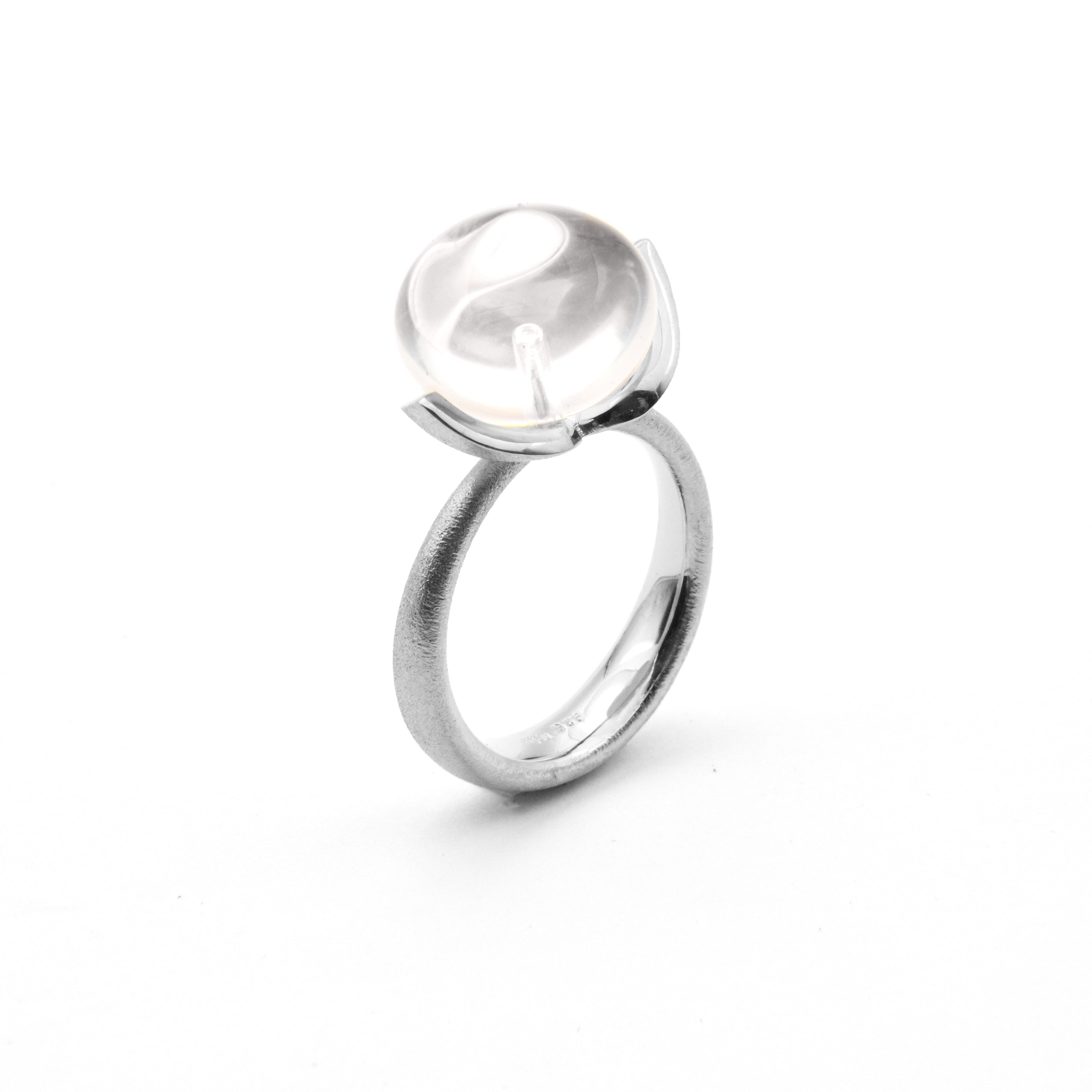 Dolce ring "big" with milky quartz 925/-