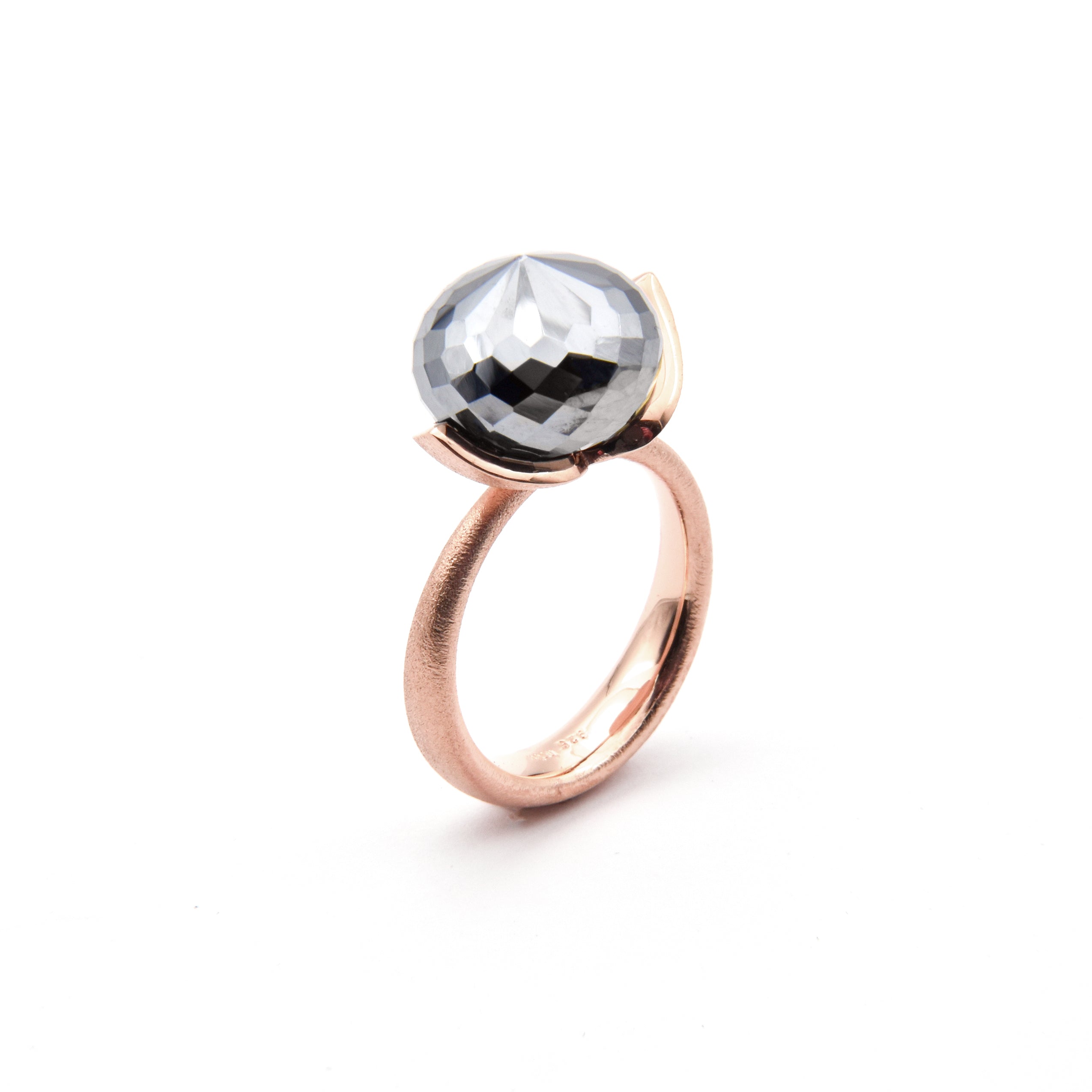Dolce ring "big" with hematite rec. 925/-