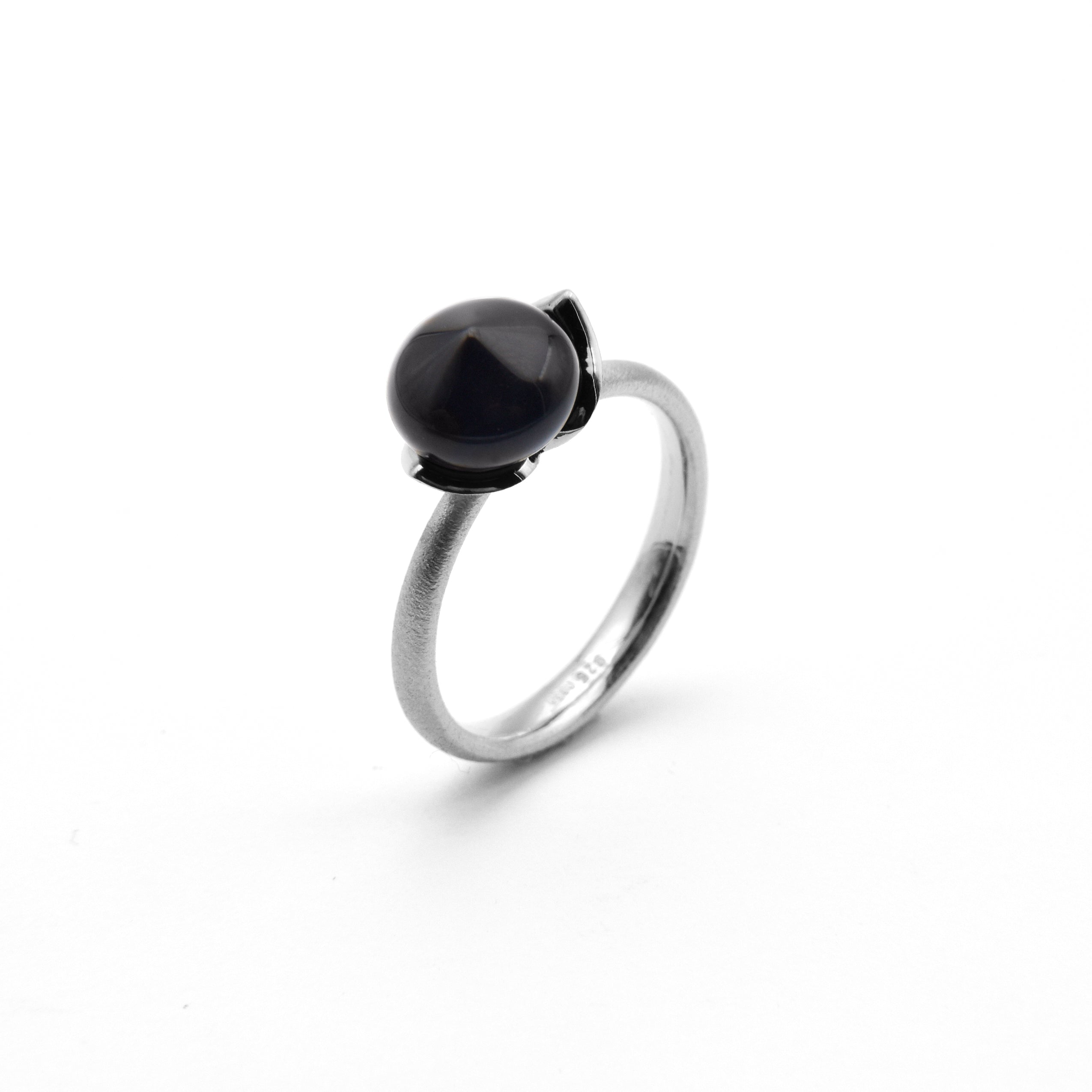 Dolce ring "smal" with Onix 925/-