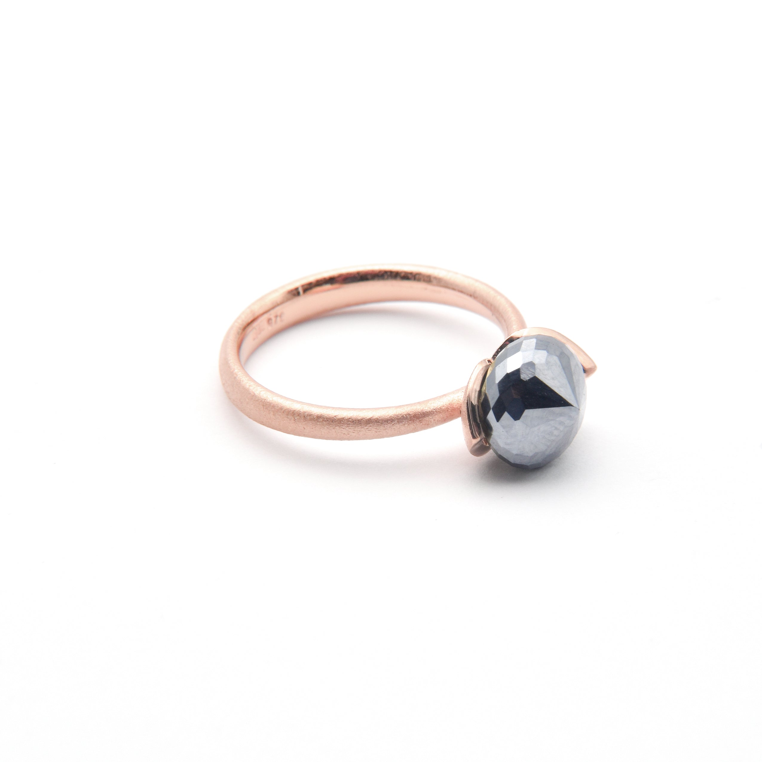 Dolce ring "smal" with hematite rec. 925/-