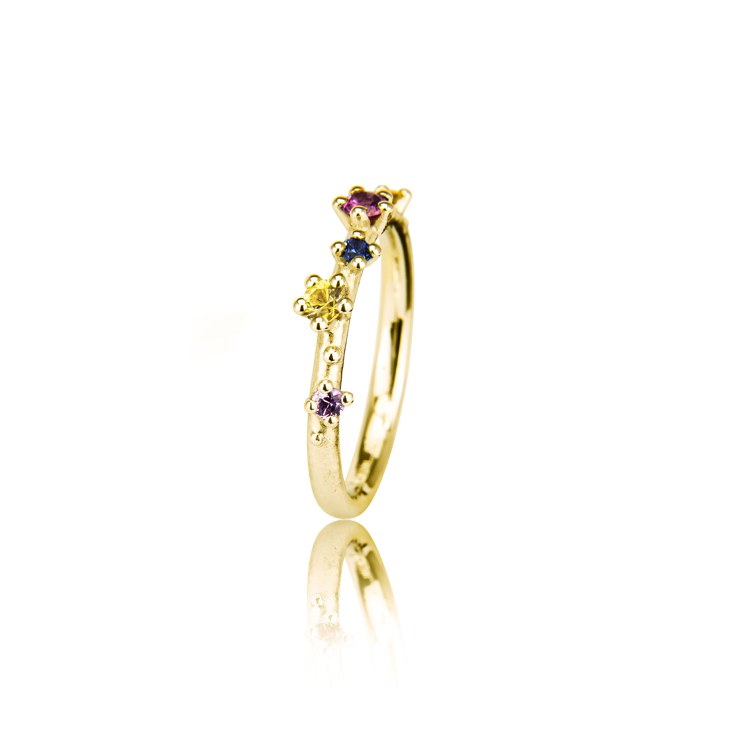 Shine ring "5" in gold with sapphires