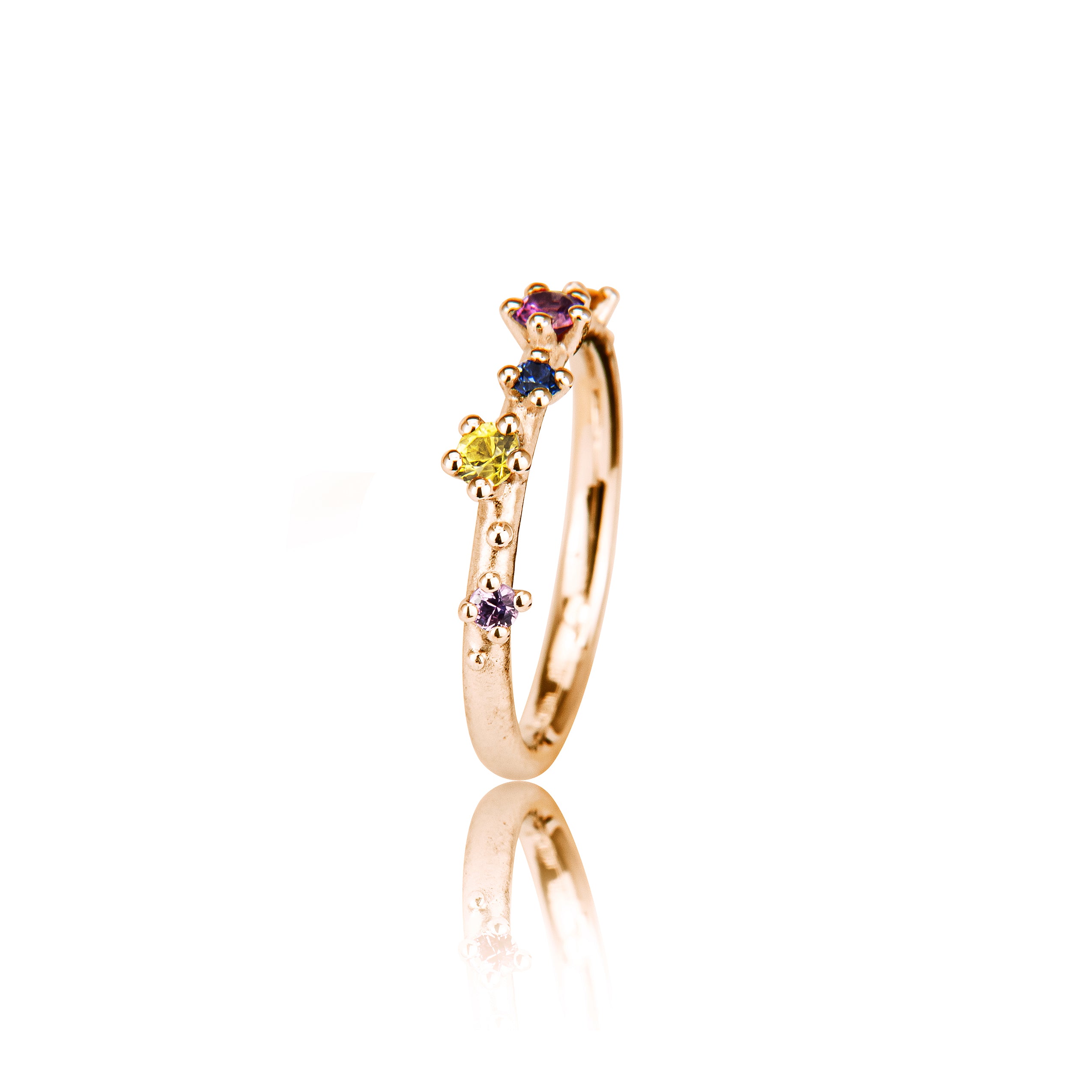 Shine ring "5" in gold with sapphires
